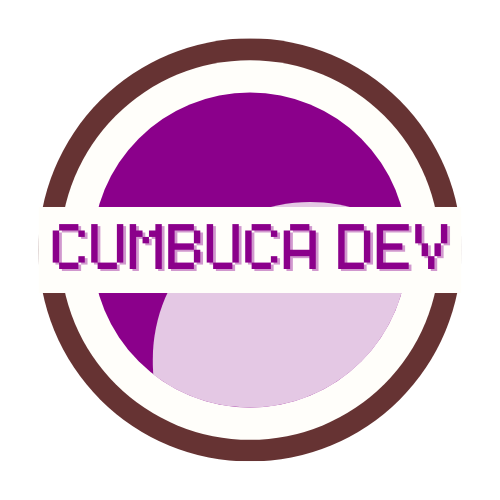 Um logotipo redondo com um círculo roxo com uma borda marrom e um anel branco dentro da borda - como se fosse um coco seco visto de cima. No centro há um banner horizontal branco com texto pixelado onde se lê "CUMBUCA DEV" em roxo.